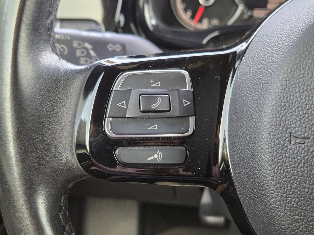 Used 2018 Volkswagen Beetle 2.0T Coast FWD image 27