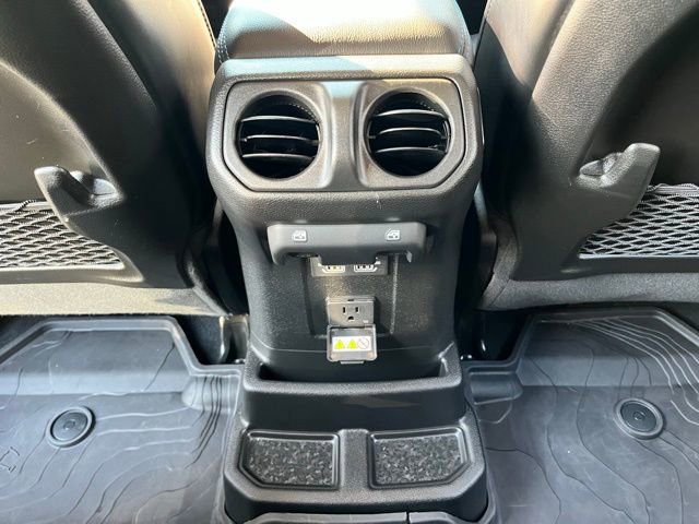 Used 2024 Jeep Wrangler Unlimited Rubicon 4xe image 22