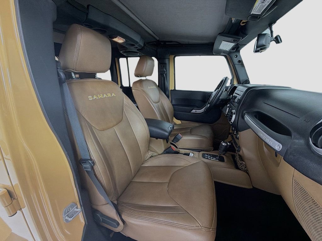 Used 2013 Jeep Wrangler Unlimited Sahara w/ Connectivity Group image 27
