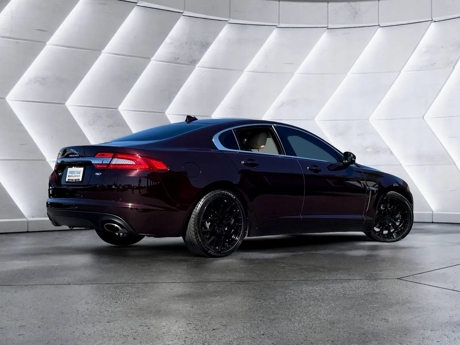 Used 2015 Jaguar XF Portfolio RWD image 5