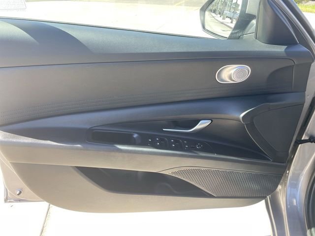 Used 2024 Hyundai Elantra SEL image 21