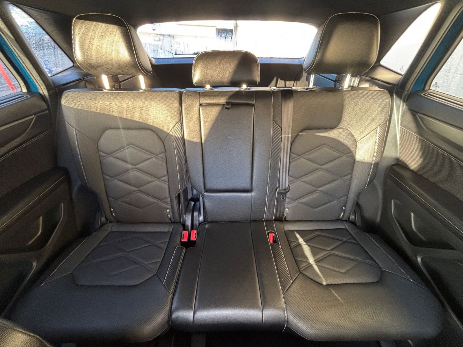 Used 2025 Volkswagen Atlas Cross Sport SE image 38