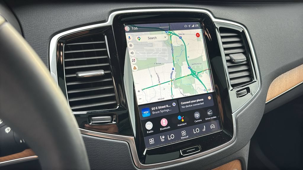 Certified 2023 Volvo XC90 B6 Plus w/ Protection Package AWD/4WD image 18