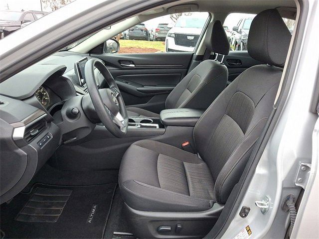 Used 2024 Nissan Altima 2.5 SV image 10