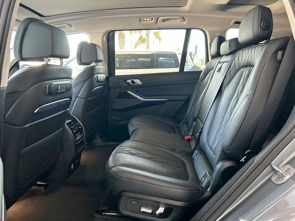 Used 2025 BMW X7 xDrive40i image 42