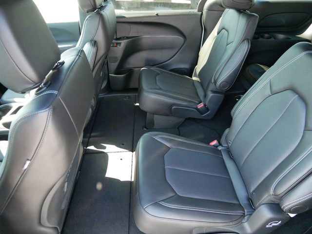 New 2026 Chrysler Pacifica Select image 12