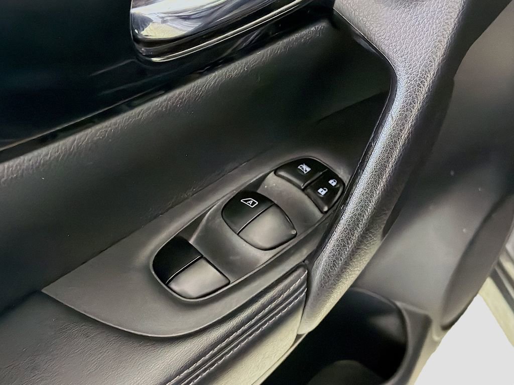 Used 2018 Nissan Rogue Sport SV w/ SV All-Weather Package image 20