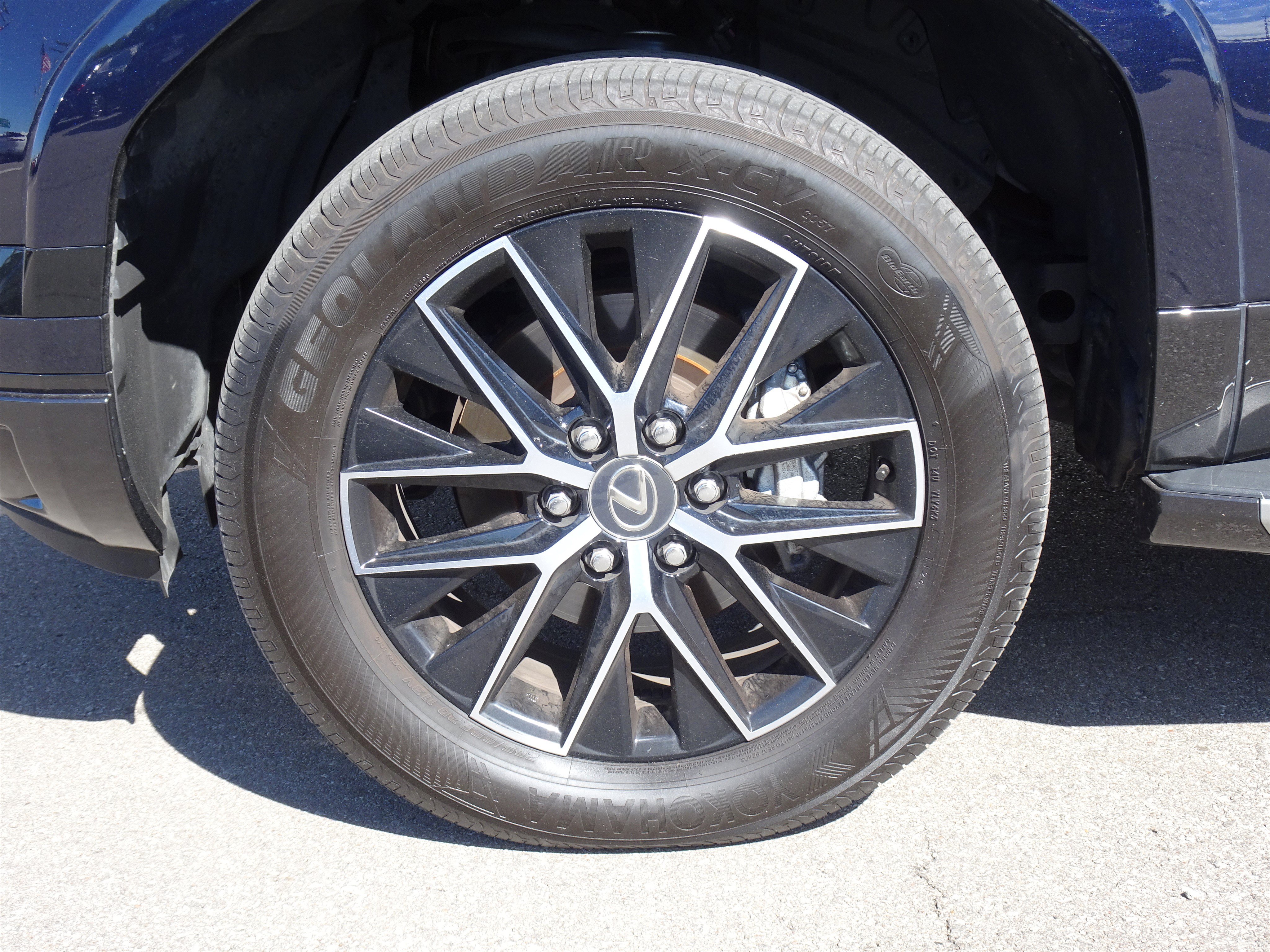 Used 2024 Lexus GX 550 w/ Accessory Package (2T) AWD/4WD image 32