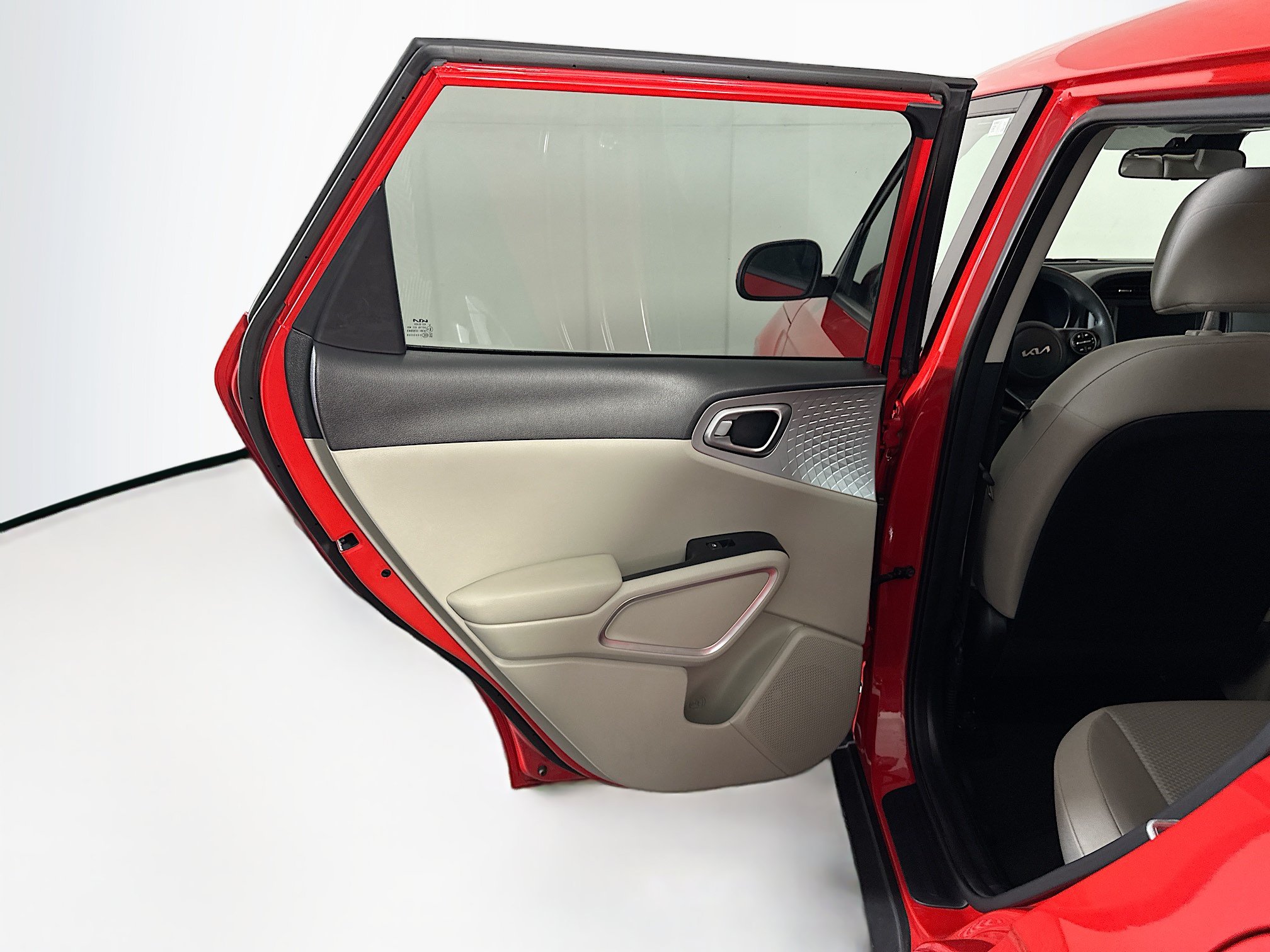 Used 2025 Kia Soul LX w/ LX Technology Package FWD image 26