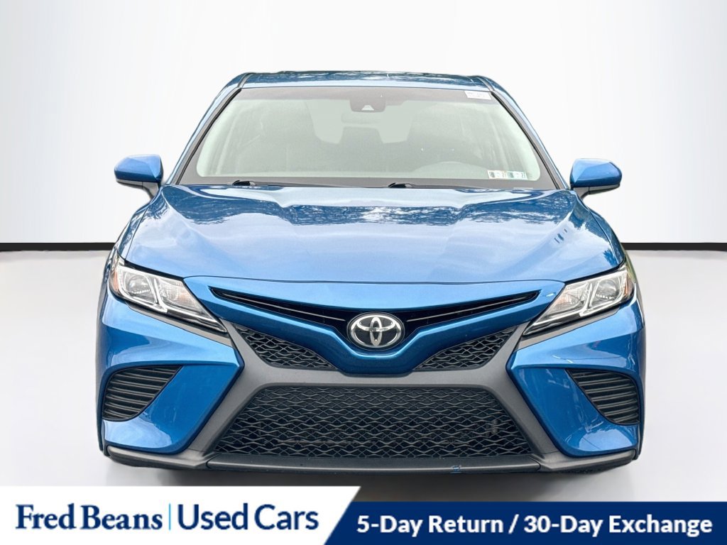 Used 2018 Toyota Camry SE FWD image 2