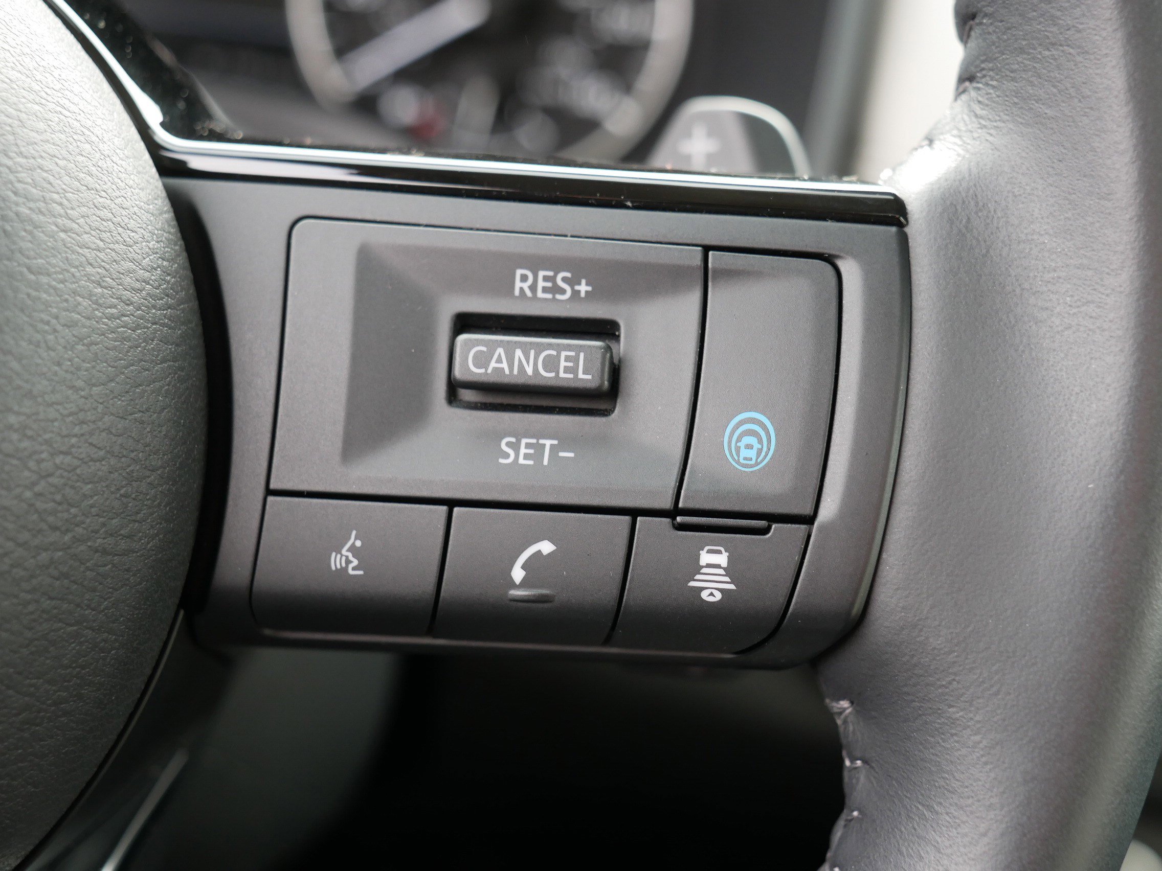 Used 2023 Nissan Rogue SV w/ SV Premium B Package image 29