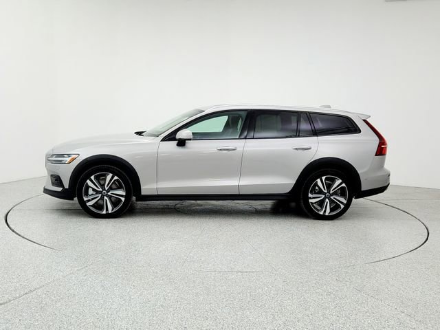 Certified 2025 Volvo V60 B5 Cross Country Plus image 8