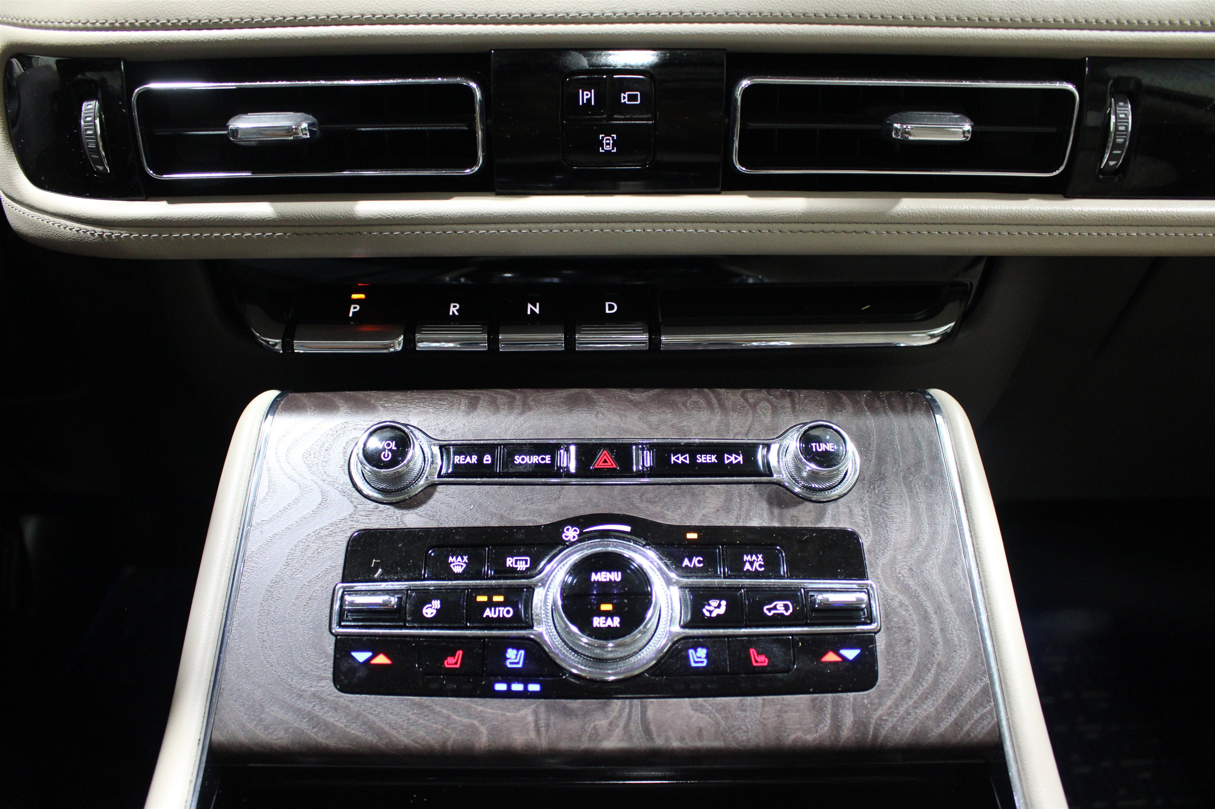 Used 2023 Lincoln Aviator Reserve w/ Equipment Group 201A AWD/4WD image 18