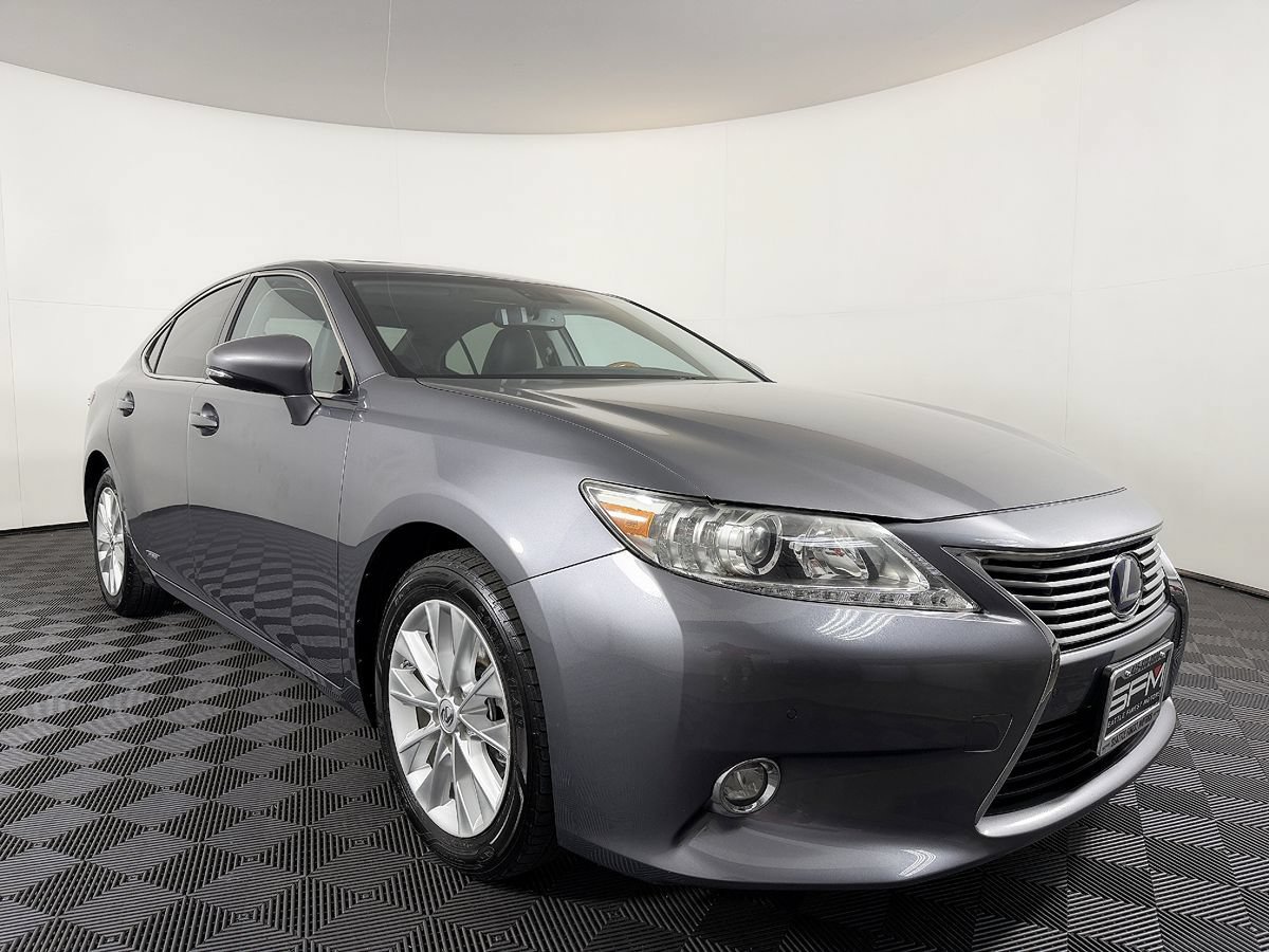 Used 2014 Lexus ES 300h w/ Luxury Package w/Bamboo Trim FWD image 6