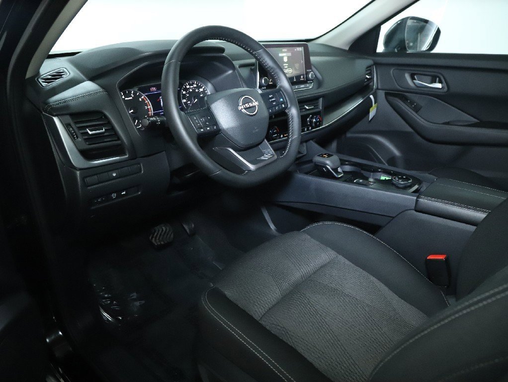 Certified 2026 Nissan Rogue SV w/ Cold Weather Package image 17