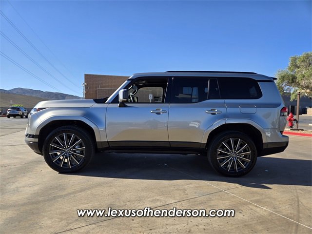 Used 2026 Lexus GX 550 w/ Accessory Package (2T) image 3