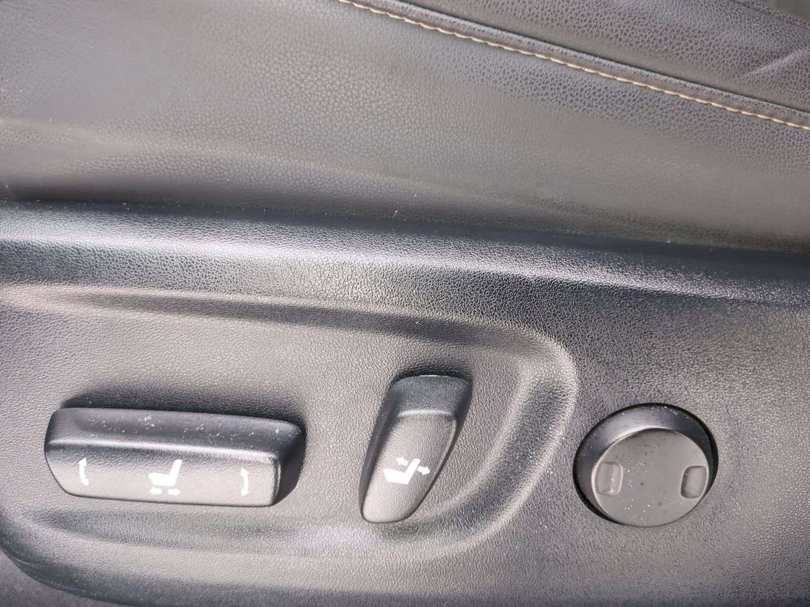 Used 2020 Lexus GX 460 Premium w/ Premium Package image 21