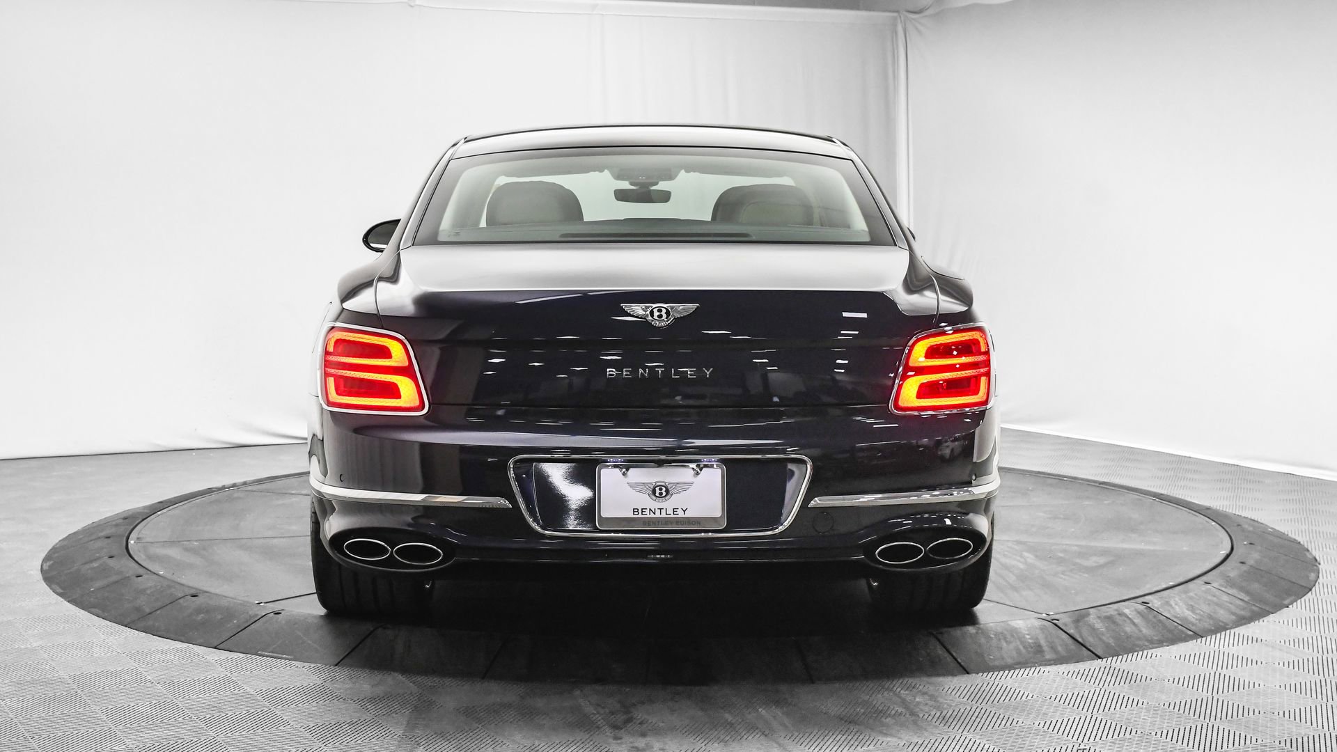 Certified 2024 Bentley Flying Spur Mulliner image 10