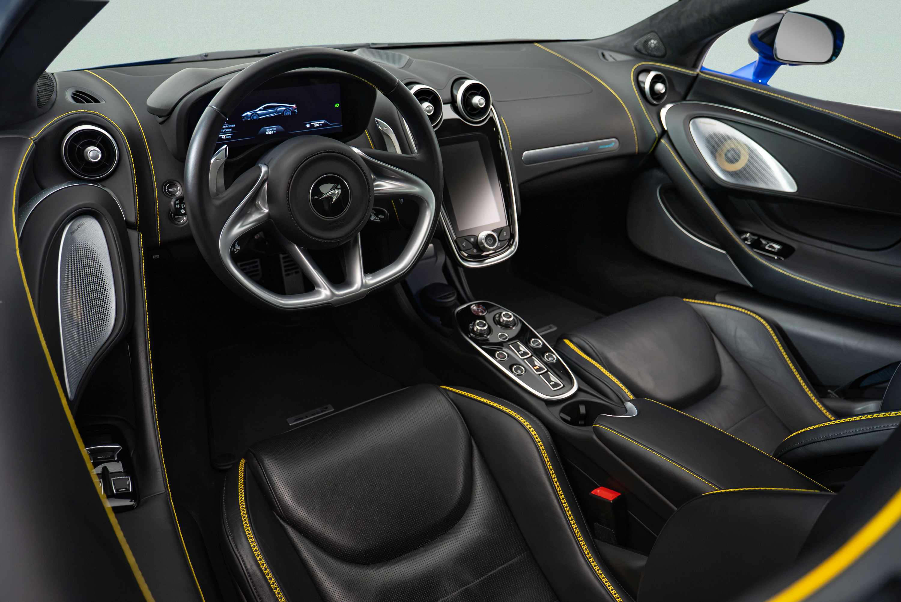 Used 2023 McLaren GT RWD image 7