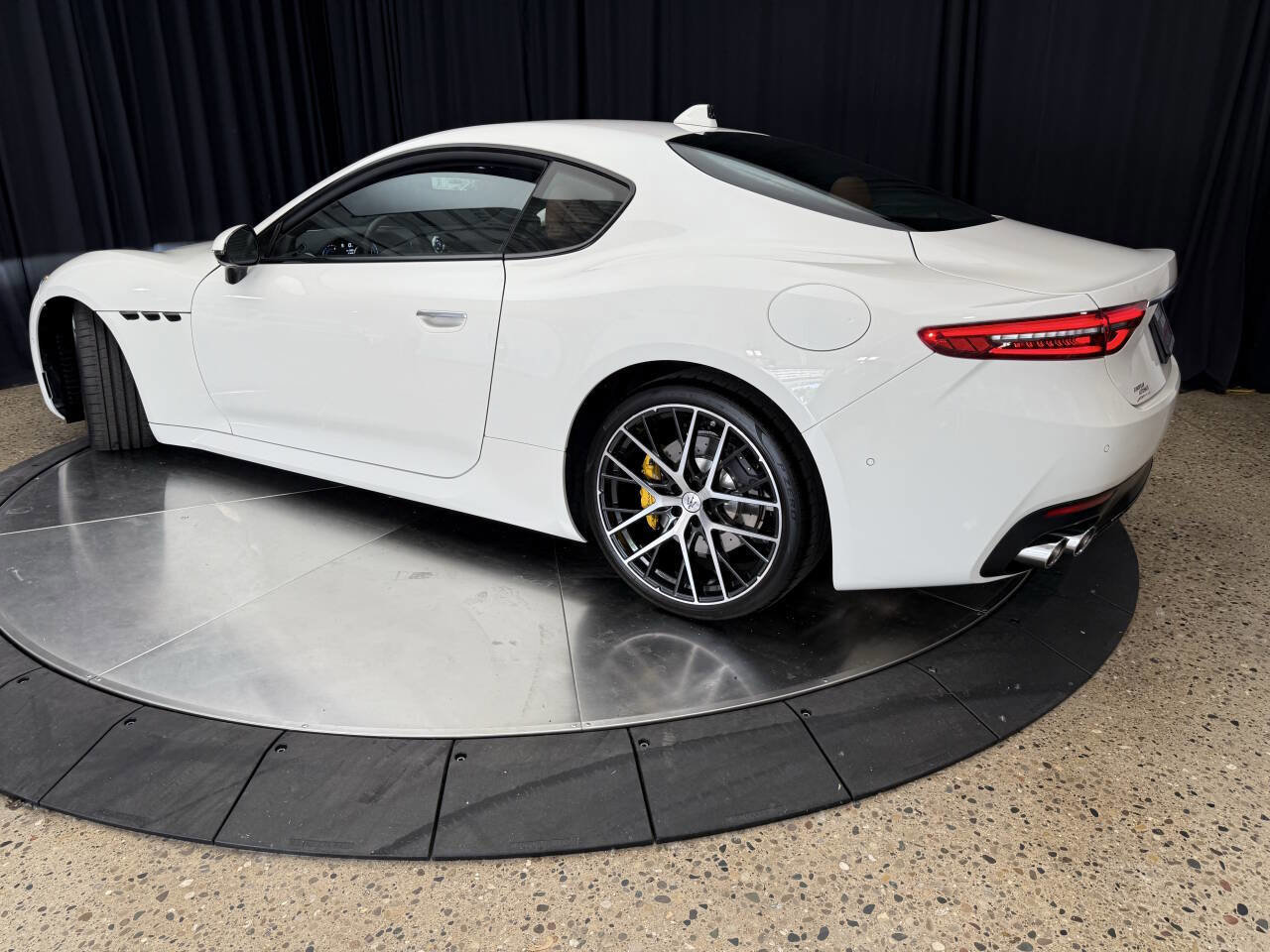 Used 2024 Maserati GranTurismo Modena image 12