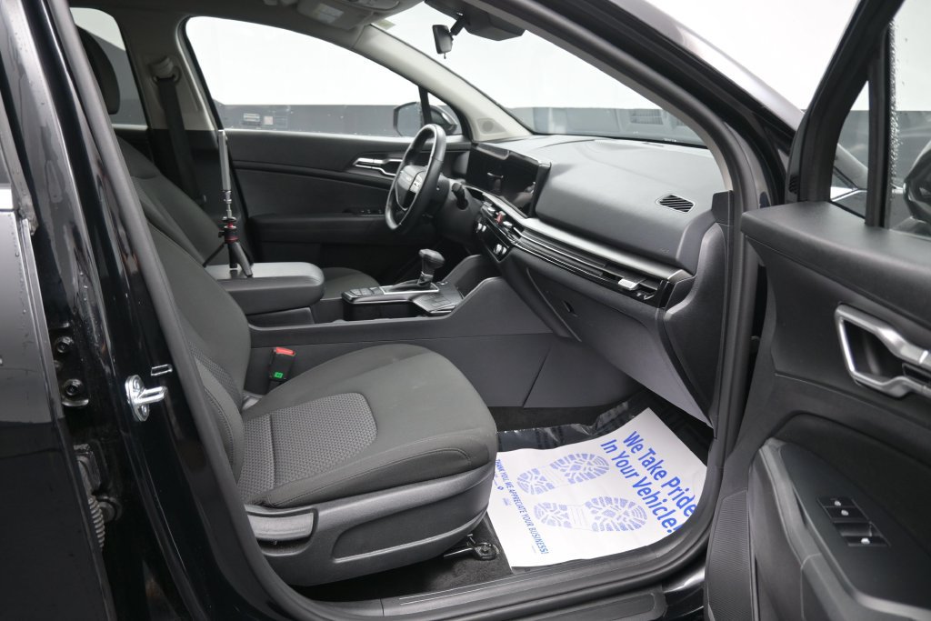 Used 2026 Kia Sportage LX FWD image 18