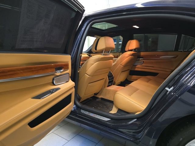 Used 2013 BMW 740Li xDrive image 13