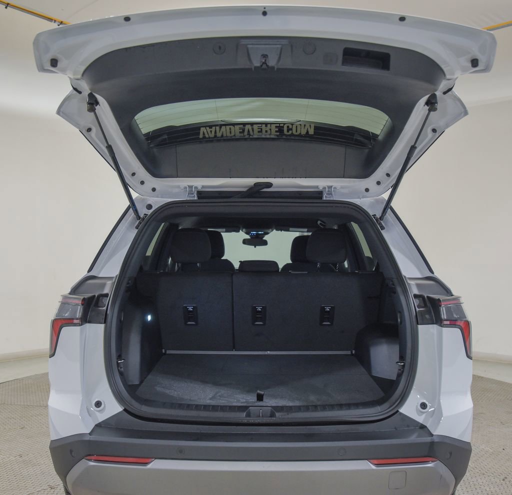 Used 2026 Chevrolet Equinox LT image 14