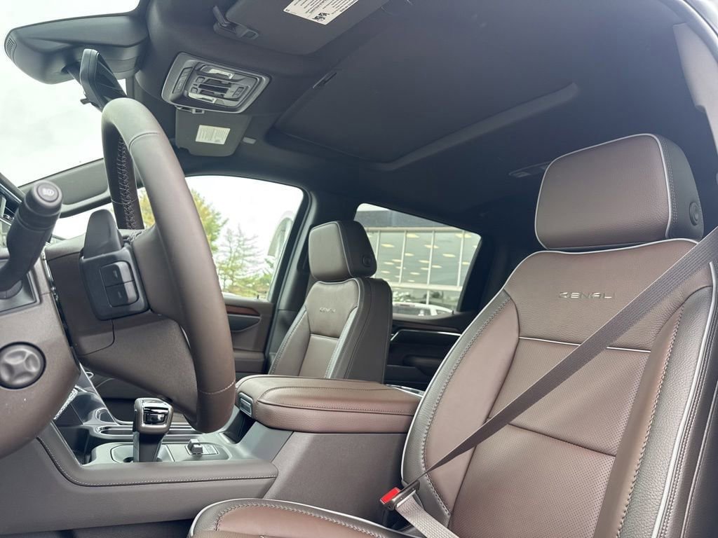New 2026 GMC Sierra 1500 Denali w/ Denali Reserve Package AWD/4WD image 16