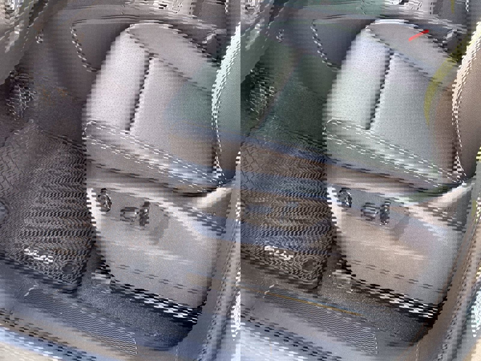 Used 2021 Volkswagen Atlas SE image 17