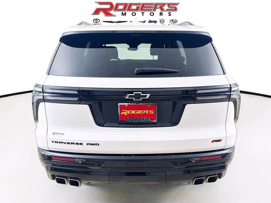 Used 2024 Chevrolet Traverse RS w/ LPO, Floor Liner Package AWD/4WD image 7