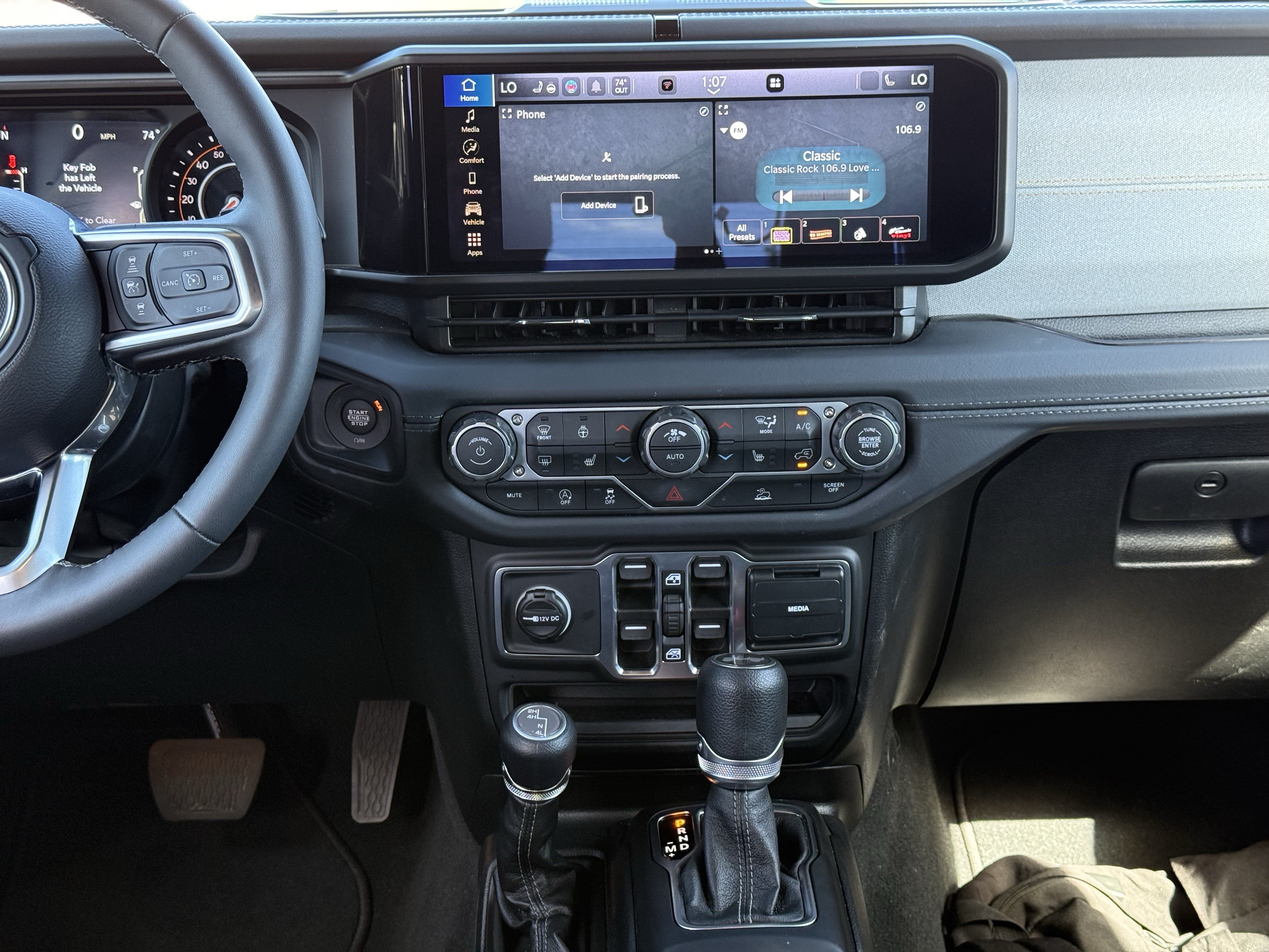 Used 2026 Jeep Wrangler Unlimited Sahara AWD/4WD image 30