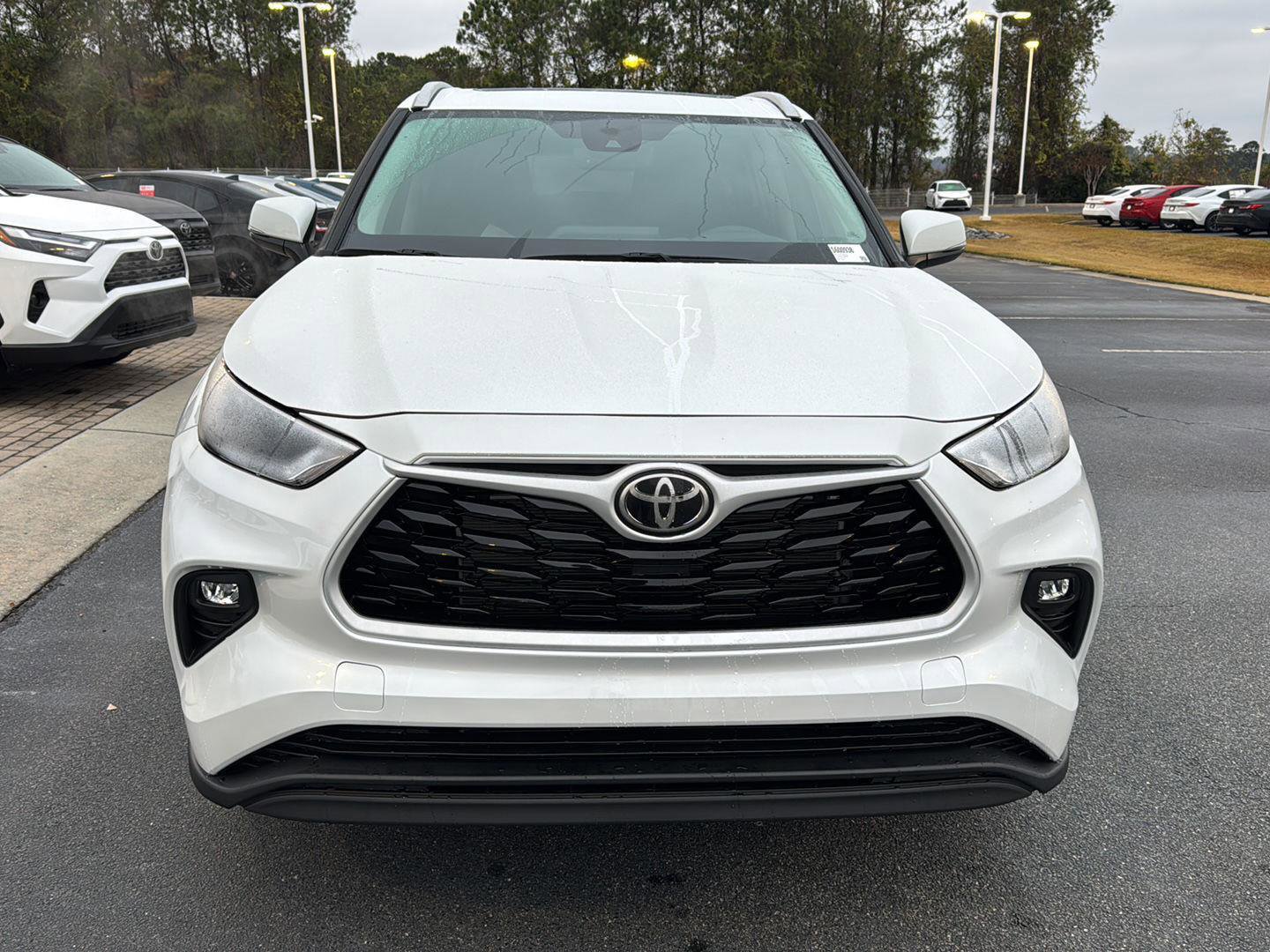New 2026 Toyota Highlander XLE image 7
