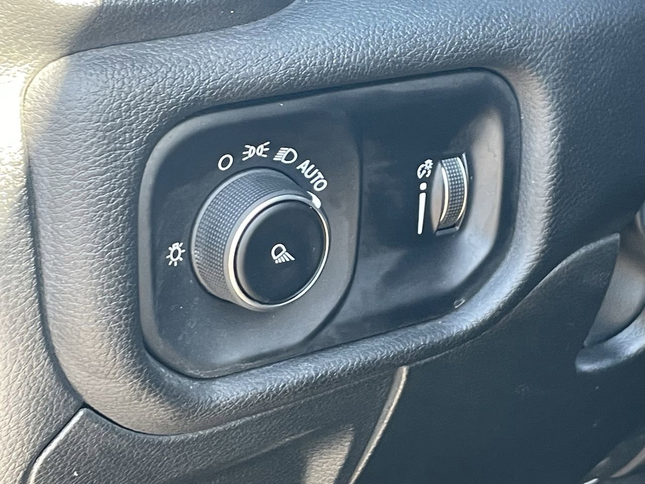 Used 2024 RAM 1500 Laramie image 26