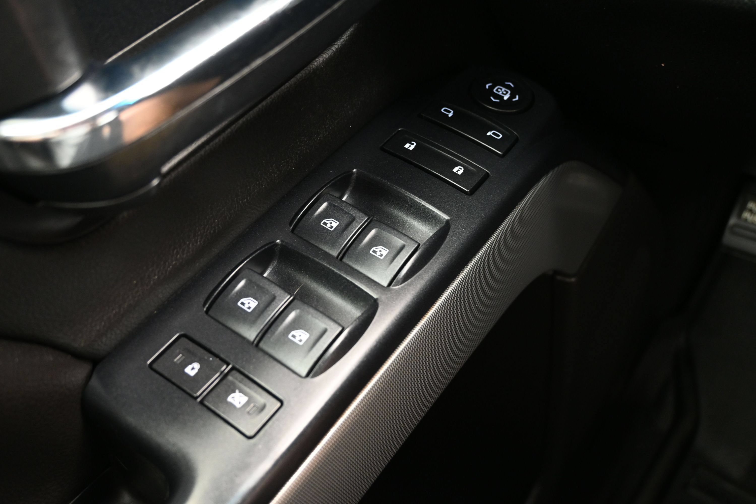 Used 2018 Chevrolet Silverado 1500 LT w/ All Star Edition AWD/4WD image 25