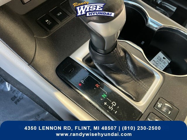 Used 2019 Toyota Highlander XLE FWD image 32