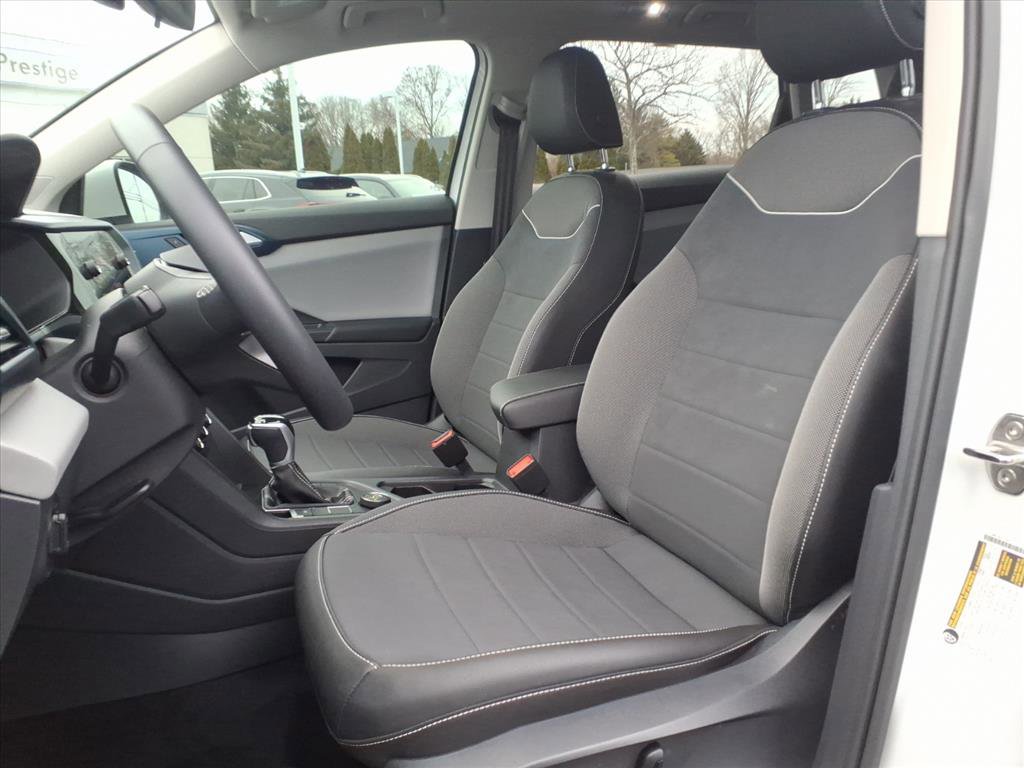 Certified 2023 Volkswagen Taos SE w/ Panoramic Sunroof Package image 12