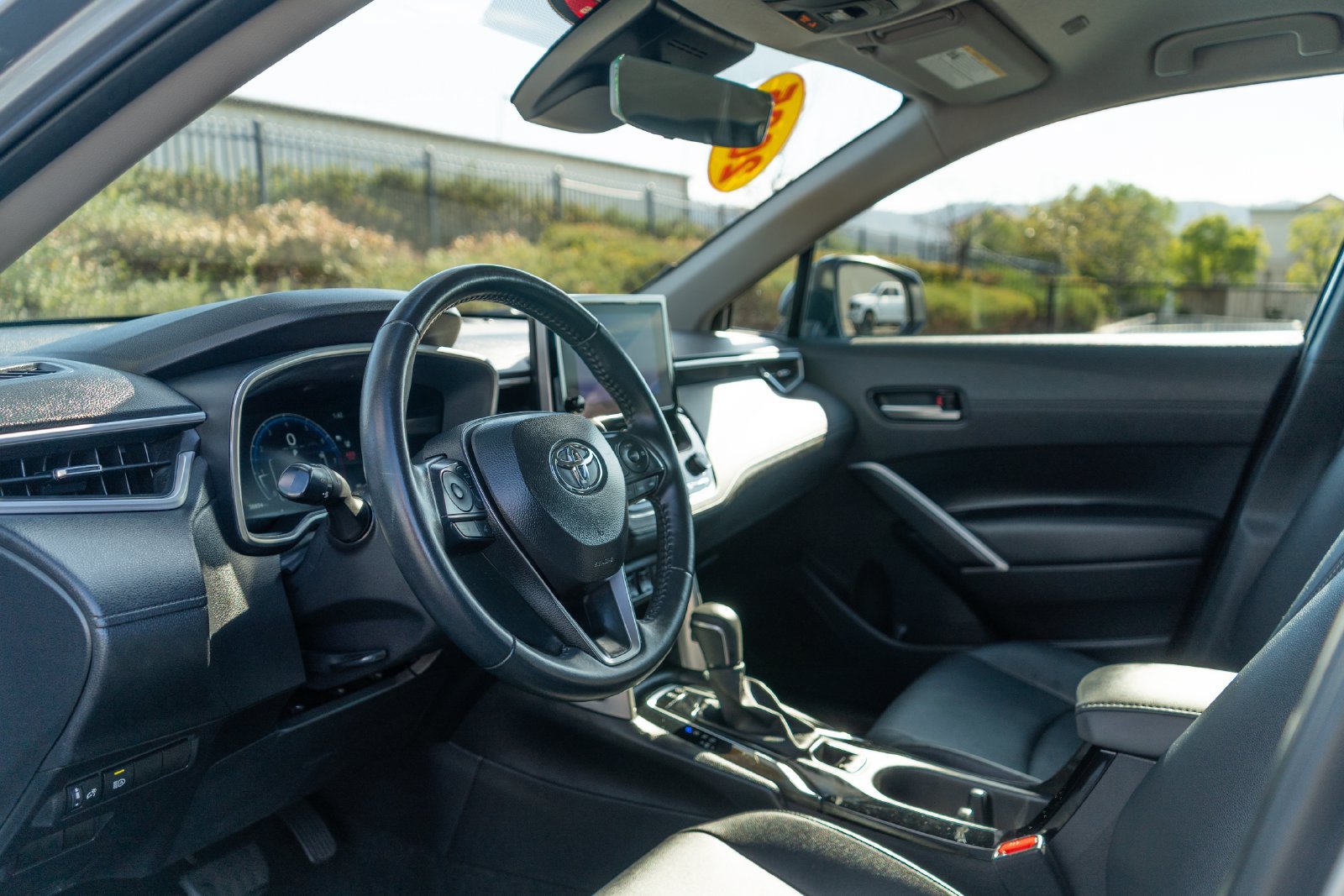 Certified 2025 Toyota Corolla Cross XLE FWD image 17