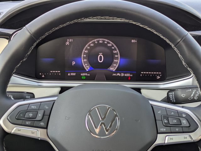 Certified 2025 Volkswagen Taos SE FWD image 28