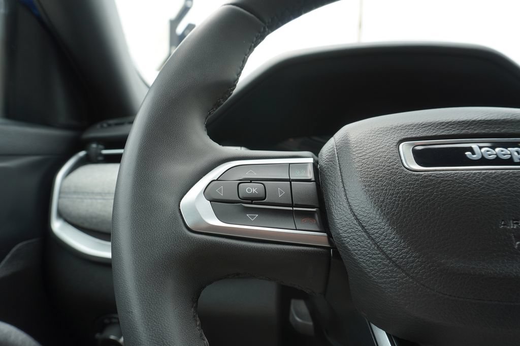 Used 2024 Jeep Compass Latitude AWD/4WD image 21
