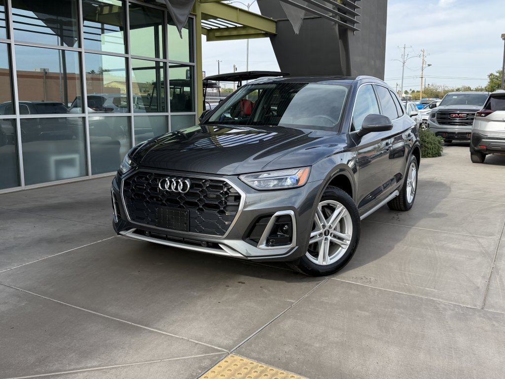Used 2024 Audi Q5 e Premium w/ Convenience Package AWD/4WD image 2