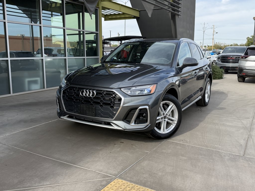 Used 2024 Audi Q5 e Premium w/ Convenience Package AWD/4WD image 2