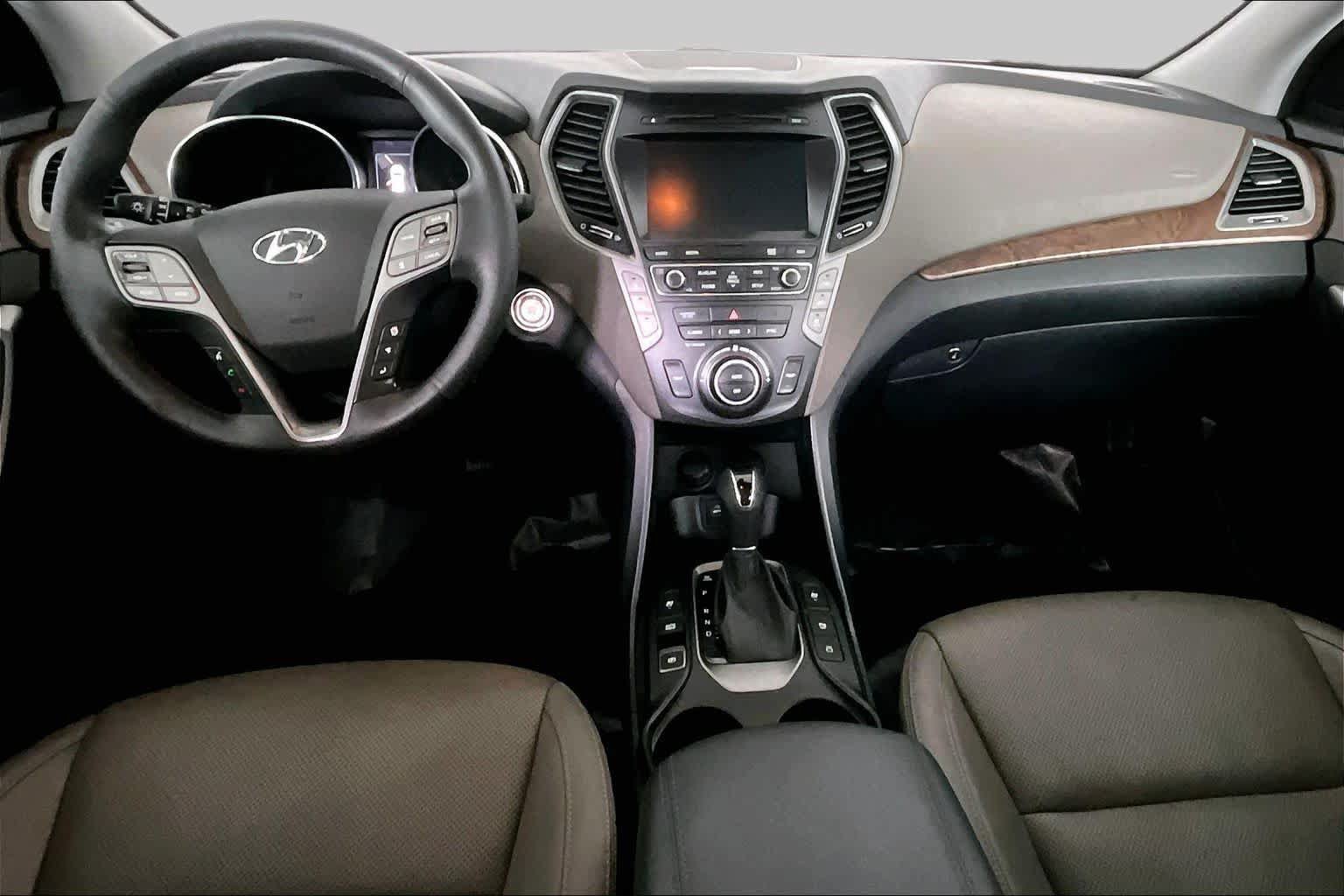 Used 2017 Hyundai Santa Fe Limited AWD/4WD image 16