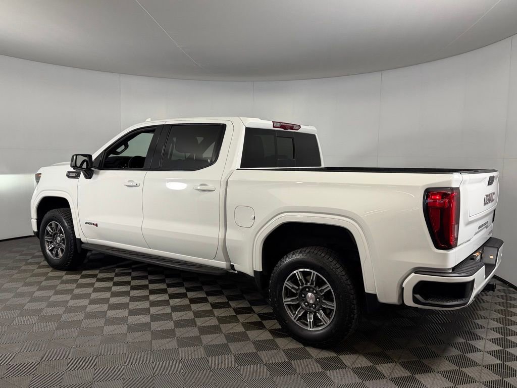 Used 2024 GMC Sierra 1500 AT4 w/ Technology Package AWD/4WD image 10