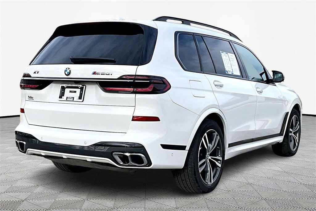 Used 2025 BMW X7 M60i w/ Climate Comfort Package image 2