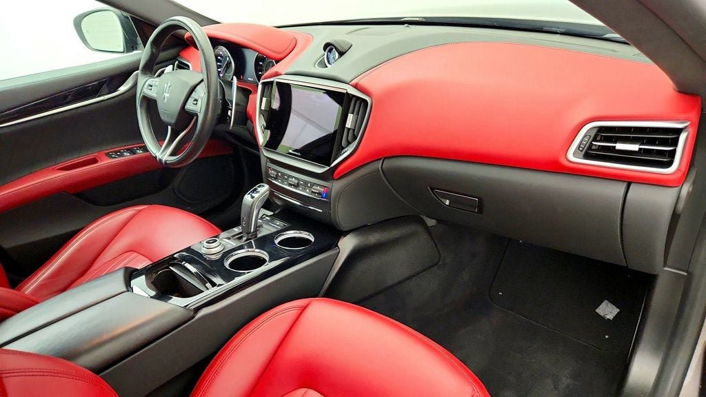 Used 2023 Maserati Ghibli Modena RWD image 24