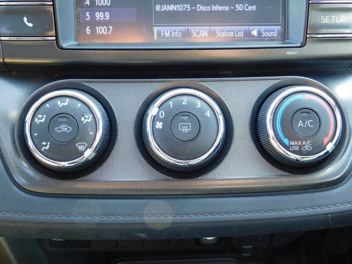 Used 2015 Toyota RAV4 LE AWD/4WD image 14