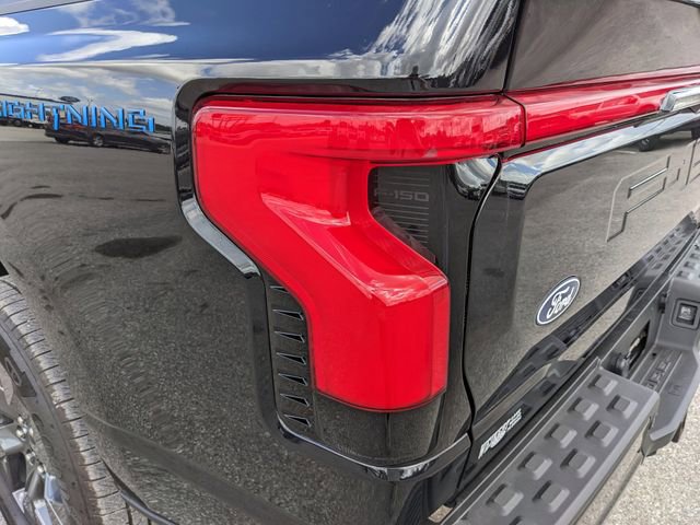 Used 2025 Ford F150 Lightning Lariat w/ Max Trailer Tow Package image 12