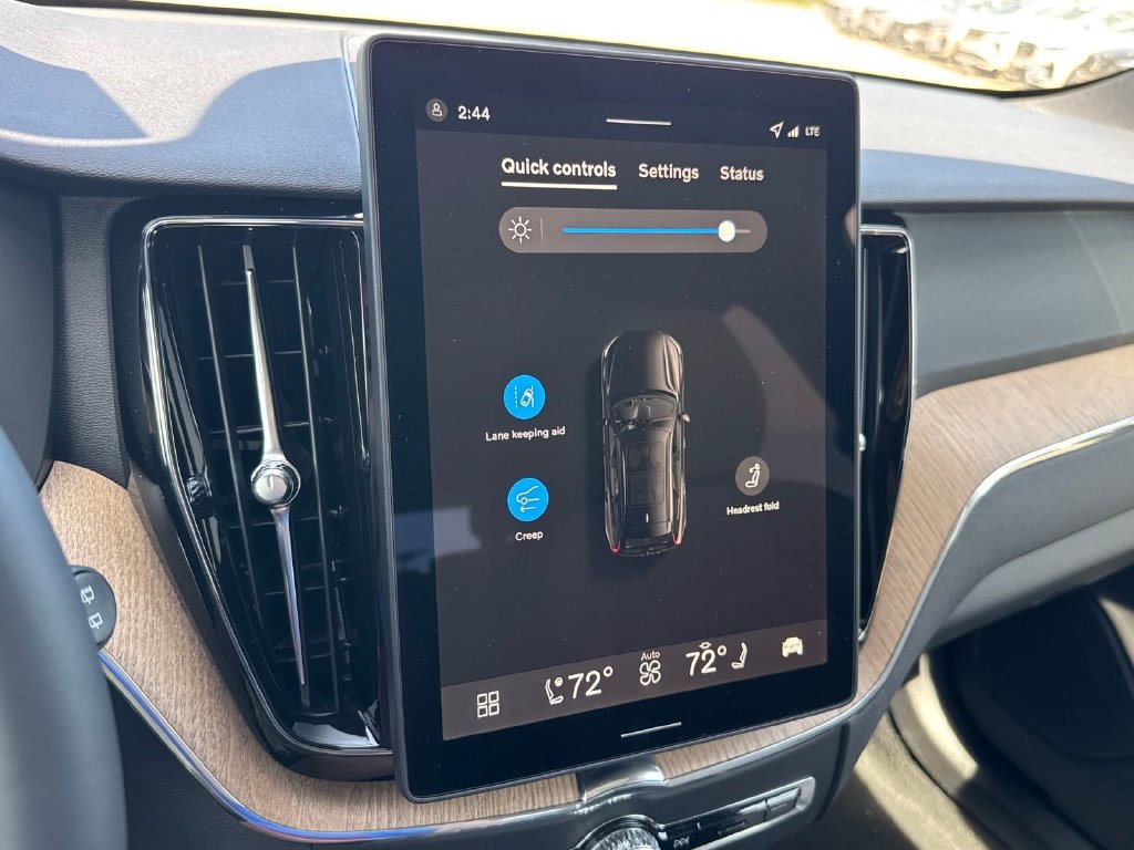 New 2026 Volvo XC60 T8 Plus w/ Climate Package AWD/4WD image 17