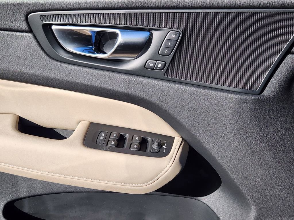 New 2026 Volvo XC60 B5 Plus w/ Protection Package Premier image 12