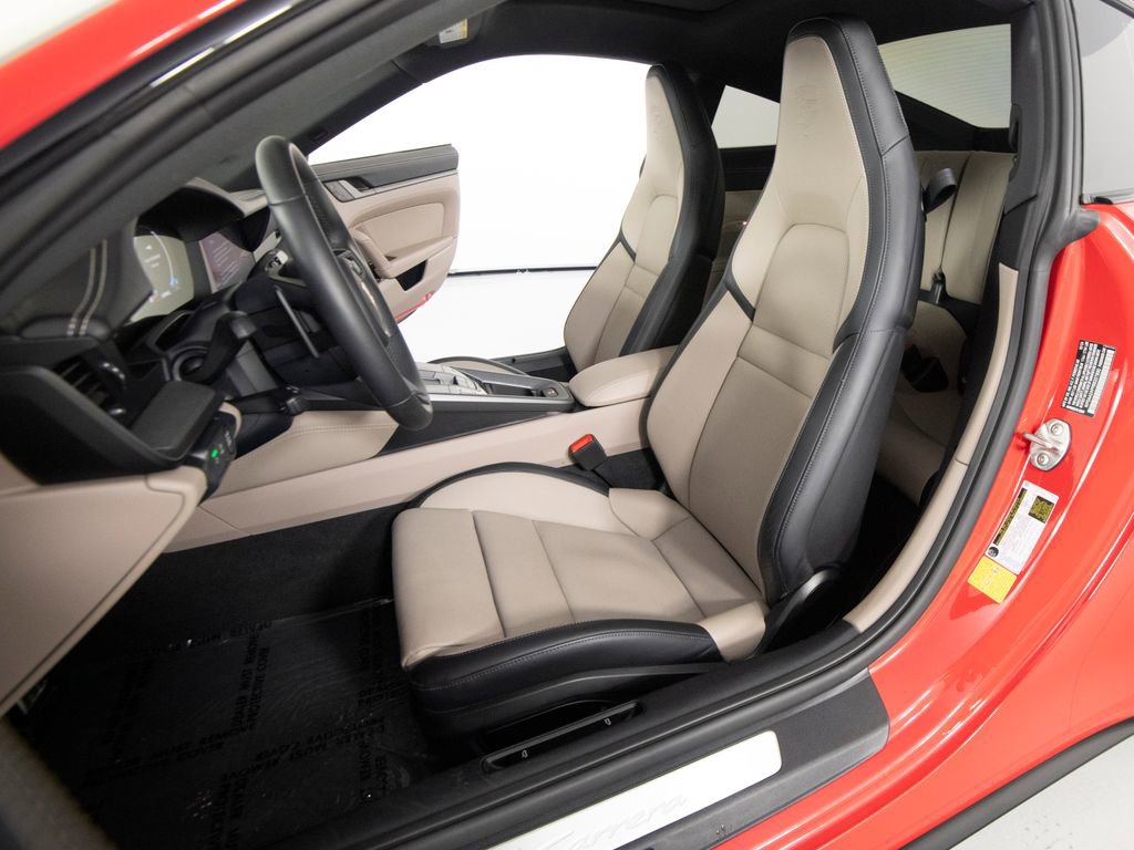 Certified 2025 Porsche 911 Carrera RWD image 5